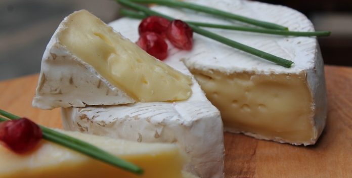 fromage sur une table