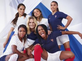 Equipe football féminine de France dans son nouveau maillot