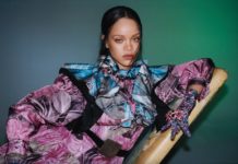 Rihanna posant pour sa marque Fenty
