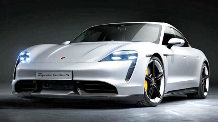 Un modèle à carrosserie blanche de la Taycan de Porsche