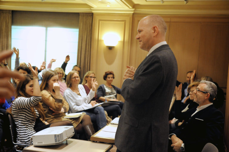 DEVENIR GESTALT-THERAPEUTE AVEC L’ÉCOLE HUMANISTE DE GESTALT : LA FORMATION PAR EXCELLENCE