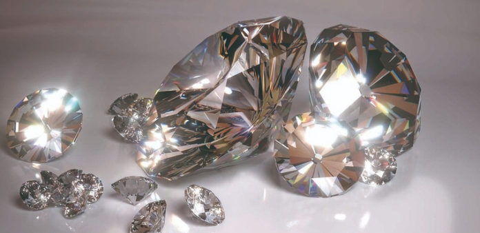 Des diamants de différentes tailles.