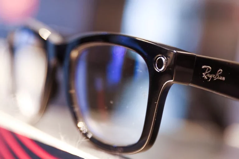 Les lunettes d’EssilorLuxottica font grandement recette