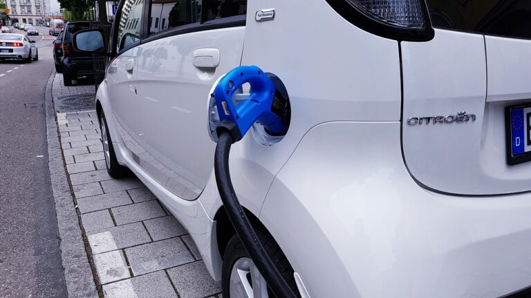 Automobile: le triomphe de l’électrique en Europe face au Diesel