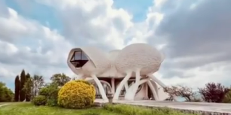 Saint-Étienne : une maison bulle, vue sur Netflix, en vente