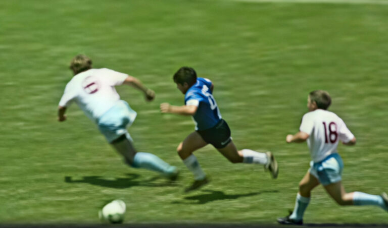 Football : Le Coq sportif signe un partenariat avec Maradona Official