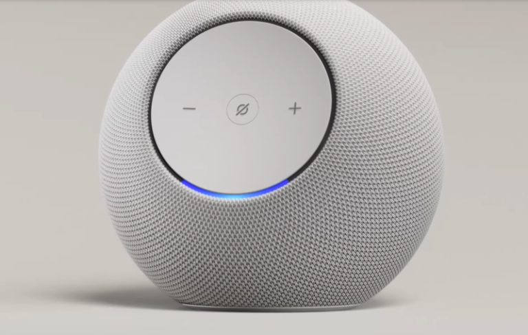 Amazon : Alexa+ peut désormais voir grâce à une caméra intégrée à l’Echo Studio